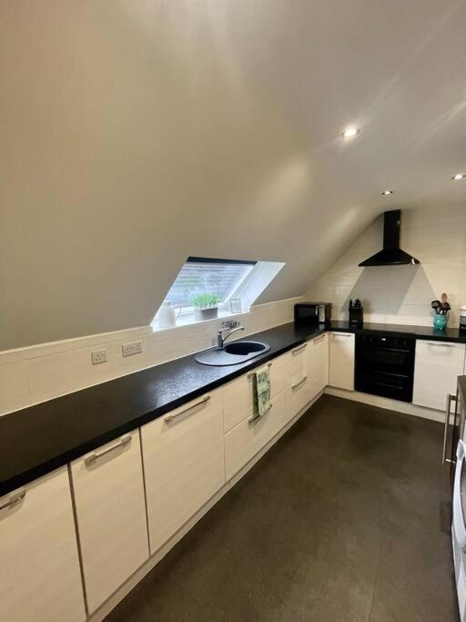 Bs - Luxury Top Floor 4 Bed Apartment With Garage In Town Centre - No Lift Stratford-upon-Avon Esterno foto