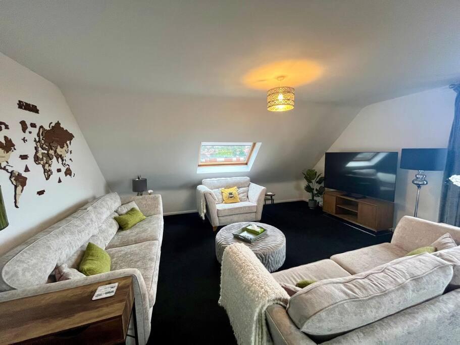 Bs - Luxury Top Floor 4 Bed Apartment With Garage In Town Centre - No Lift Stratford-upon-Avon Esterno foto