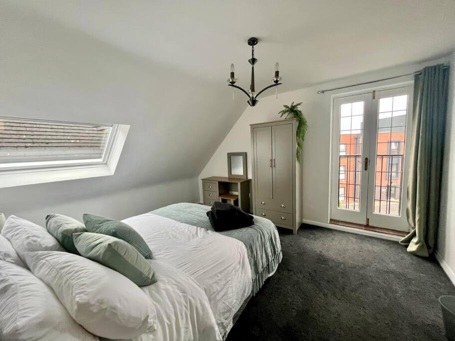 Bs - Luxury Top Floor 4 Bed Apartment With Garage In Town Centre - No Lift Stratford-upon-Avon Esterno foto