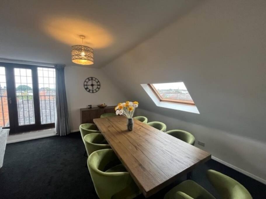 Bs - Luxury Top Floor 4 Bed Apartment With Garage In Town Centre - No Lift Stratford-upon-Avon Esterno foto
